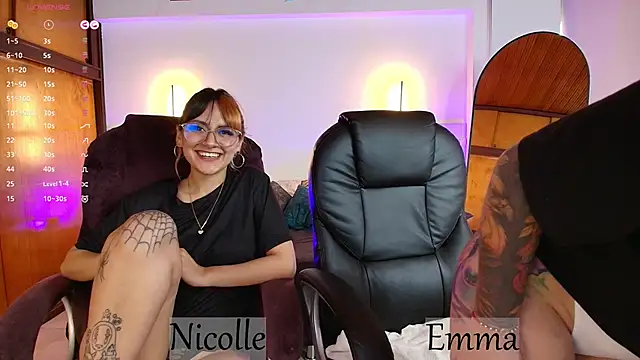 Snapshot of _Emma11 chatting on February 4, 2025, 10:24 pm Emma11 online show from February 4, 2025, 10:24 pm