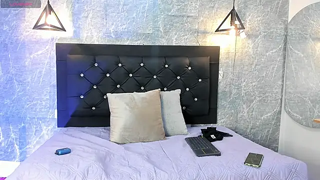 Snapshot of emberhodson chatting on September 18, 2025, 11:34 am emberhodson online show from September 18, 2025, 11:34 am