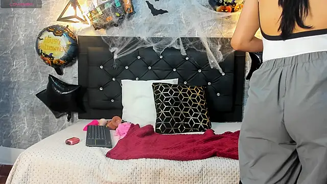 Snapshot of emberhodson chatting on October 29, 2025, 10:28 am emberhodson online show from October 29, 2025, 10:28 am