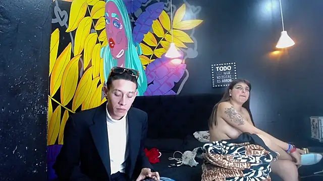 Snapshot of SimonAndJocelyn chatting on February 11, 2025, 1:41 am SimonAndJocelyn online show from February 11, 2025, 1:41 am