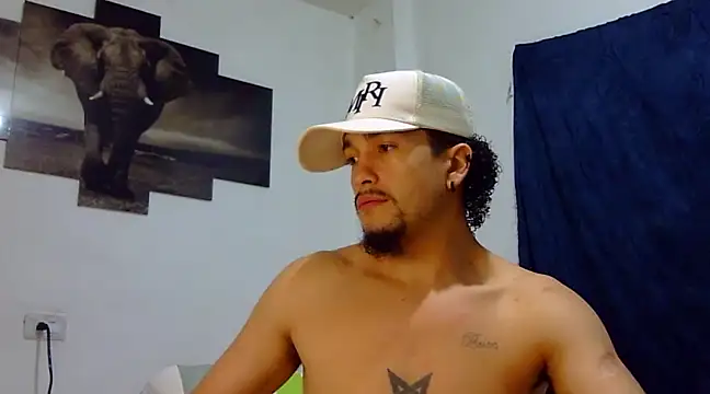 Snapshot of Keiviid chatting on February 7, 2025, 11:01 am Keiviid online show from February 7, 2025, 11:01 am