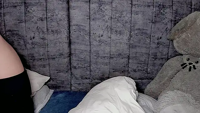 Snapshot of Dylan_Milk chatting on September 28, 2025, 8:58 pm Dylan Milk online show from September 28, 2025, 8:58 pm