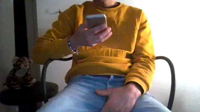 Snapshot of tommyboyteen chatting on February 2, 2025, 7:35 pm tommyboyteen online show from February 2, 2025, 7:35 pm