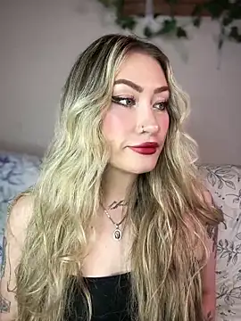 Snapshot of Lally_Valencia__ chatting on February 20, 2025, 5:01 am Lally Valencia   online show from February 20, 2025, 5:01 am