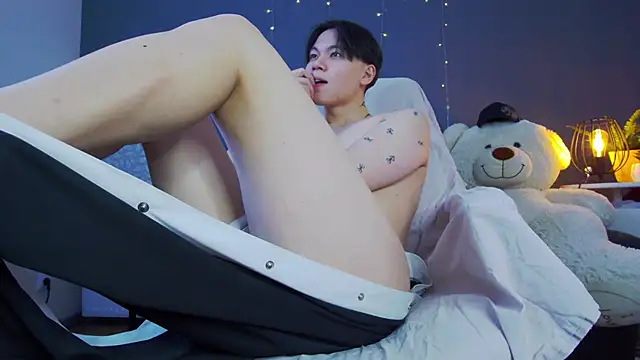 Snapshot of just_gay_ chatting on February 13, 2025, 4:28 pm just gay online show from February 13, 2025, 4:28 pm