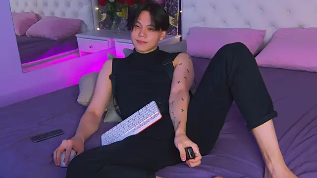 Snapshot of just_gay_ chatting on March 8, 2025, 10:34 pm just gay online show from March 8, 2025, 10:34 pm