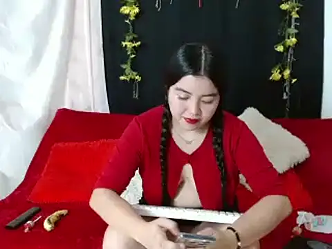 Snapshot of AlejaHottyX chatting on February 5, 2025, 2:19 am AlejaHottyX online show from February 5, 2025, 2:19 am