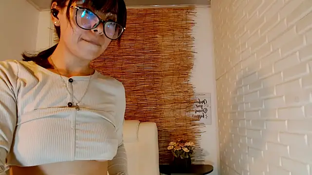 Snapshot of Luna_7_777 chatting on February 23, 2025, 4:28 am Luna 7 777 online show from February 23, 2025, 4:28 am