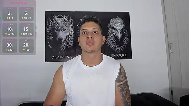 Snapshot of JohanSmith chatting on September 19, 2025, 12:12 am JohanSmith online show from September 19, 2025, 12:12 am