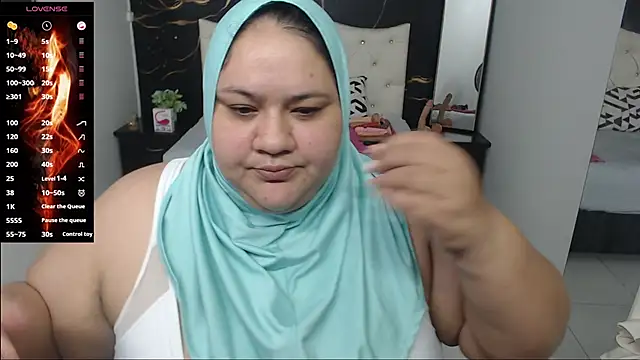 Snapshot of Aaliyah11 chatting on February 5, 2025, 12:49 pm Aaliyah11 online show from February 5, 2025, 12:49 pm