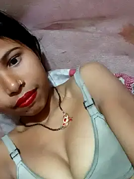 Snapshot of Miss_triha chatting on February 25, 2025, 9:13 pm Miss triha online show from February 25, 2025, 9:13 pm