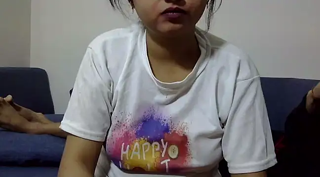 Snapshot of Queen_Couple chatting on March 6, 2025, 11:58 am Queen Couple online show from March 6, 2025, 11:58 am