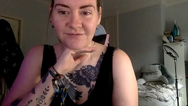 AureliaXOX online show from February 11, 2025, 11:54 am