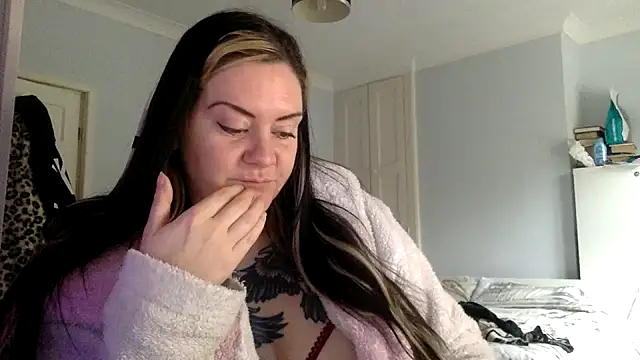 AureliaXOX online show from February 14, 2025, 10:07 am