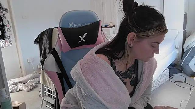 AureliaXOX online show from March 2, 2025, 3:48 pm