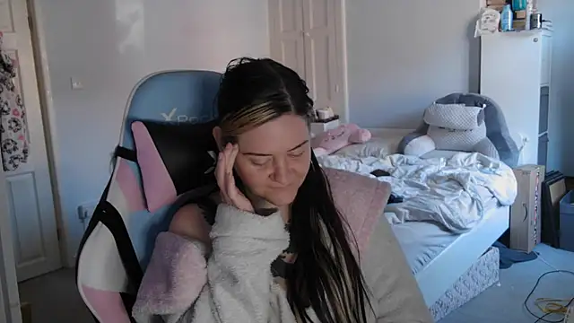 AureliaXOX online show from March 6, 2025, 9:58 am