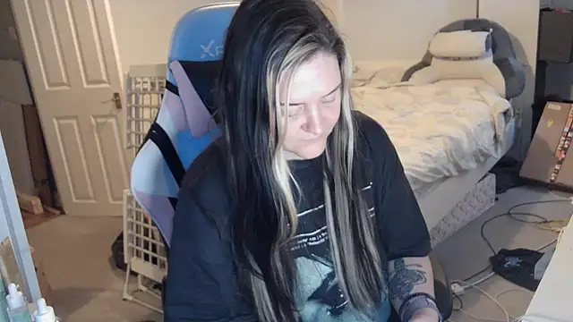 AureliaXOX online show from March 7, 2025, 10:35 am