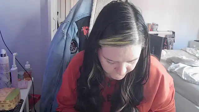 AureliaXOX online show from September 16, 2025, 10:05 am