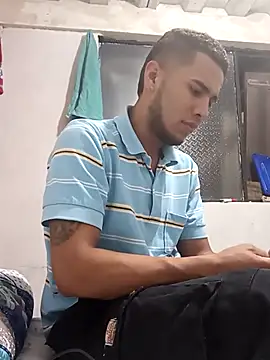 Snapshot of baby-buu chatting on February 25, 2025, 4:35 am baby-buu online show from February 25, 2025, 4:35 am