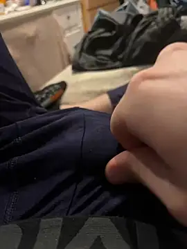 Snapshot of Funtims999 chatting on February 5, 2025, 2:29 am Funtims999 online show from February 5, 2025, 2:29 am