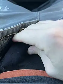 Snapshot of Funtims999 chatting on February 14, 2025, 3:26 pm Funtims999 online show from February 14, 2025, 3:26 pm