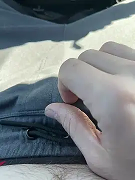 Snapshot of Funtims999 chatting on March 3, 2025, 4:35 pm Funtims999 online show from March 3, 2025, 4:35 pm