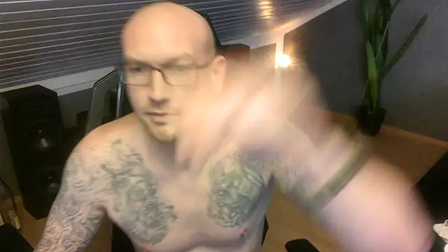 Snapshot of Fit_Firefigther chatting on February 4, 2025, 9:17 am Fit Firefigther online show from February 4, 2025, 9:17 am