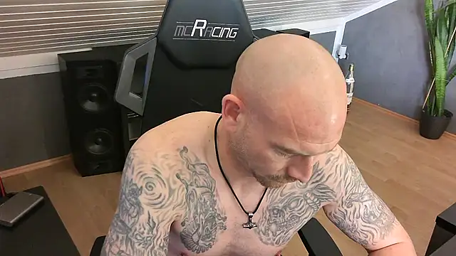 Snapshot of Fit_Firefigther chatting on November 3, 2025, 9:10 am Fit Firefigther online show from November 3, 2025, 9:10 am