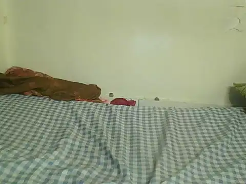 Snapshot of SweetLeona chatting on October 13, 2025, 4:56 am SweetLeona online show from October 13, 2025, 4:56 am