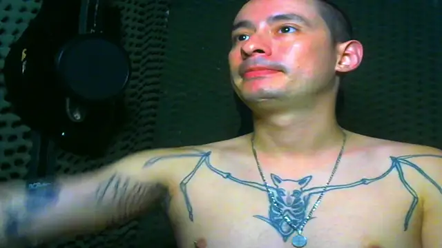 Snapshot of vampireathome chatting on March 17, 2025, 7:46 am vampireathome online show from March 17, 2025, 7:46 am