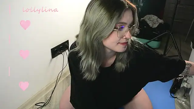 lollylina online show from March 9, 2025, 8:52 pm