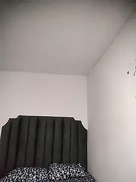 Snapshot of moree_Queen chatting on February 16, 2025, 6:54 pm moree Queen online show from February 16, 2025, 6:54 pm