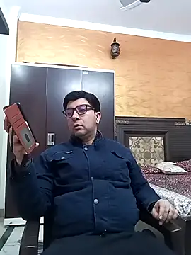 Snapshot of innocentboy1987 chatting on February 16, 2025, 4:31 am innocentboy1987 online show from February 16, 2025, 4:31 am