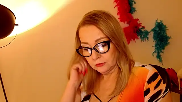 Snapshot of leaxSTAR chatting on March 18, 2025, 2:48 pm leaxSTAR online show from March 18, 2025, 2:48 pm