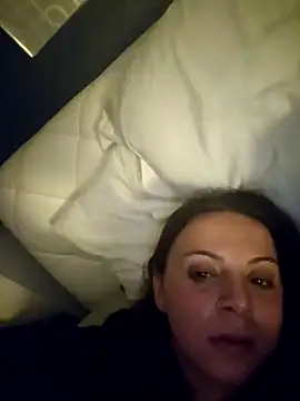 Snapshot of ShysluutGia chatting on February 9, 2025, 1:56 pm ShysluutGia online show from February 9, 2025, 1:56 pm