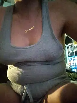 Snapshot of ShysluutGia chatting on September 19, 2025, 7:25 pm ShysluutGia online show from September 19, 2025, 7:25 pm