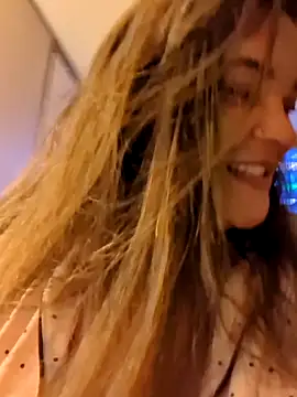 Snapshot of Mrsaustin92 chatting on March 23, 2025, 3:43 am Mrsaustin92 online show from March 23, 2025, 3:43 am