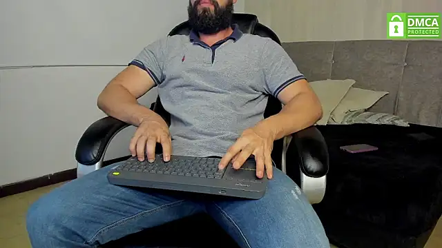 Snapshot of Luke_Diaz7 chatting on September 21, 2025, 4:03 am Luke Diaz7 online show from September 21, 2025, 4:03 am