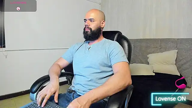 Snapshot of Luke_Diaz7 chatting on October 4, 2025, 3:59 am Luke Diaz7 online show from October 4, 2025, 3:59 am