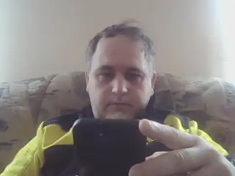 Snapshot of Szolga10 chatting on February 15, 2025, 8:11 am Szolga10 online show from February 15, 2025, 8:11 am