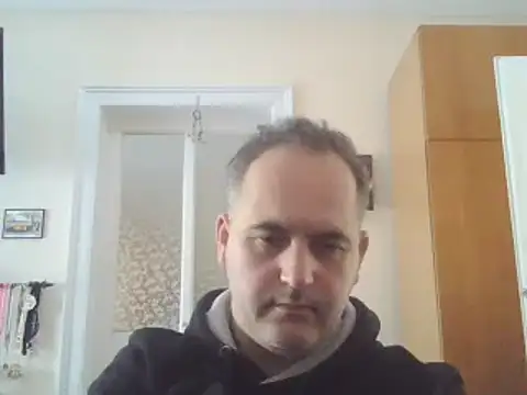 Snapshot of Szolga10 chatting on October 25, 2025, 9:50 am Szolga10 online show from October 25, 2025, 9:50 am