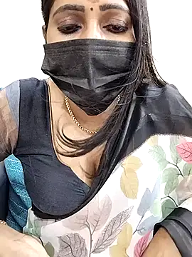 Snapshot of Thamarai28 chatting on February 17, 2025, 8:36 pm Thamarai28 online show from February 17, 2025, 8:36 pm