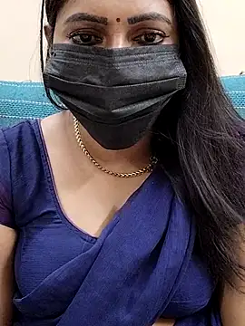 Snapshot of Thamarai28 chatting on February 19, 2025, 4:44 pm Thamarai28 online show from February 19, 2025, 4:44 pm