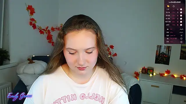 Snapshot of EmilyxxGraces chatting on September 16, 2025, 5:25 pm EmilyxxGraces online show from September 16, 2025, 5:25 pm