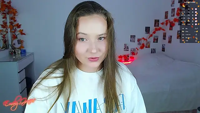 Snapshot of EmilyxxGraces chatting on September 28, 2025, 9:09 pm EmilyxxGraces online show from September 28, 2025, 9:09 pm