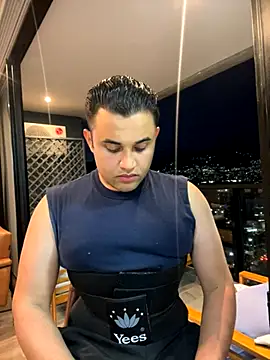 Snapshot of ErickDousson chatting on October 10, 2025, 11:15 pm ErickDousson online show from October 10, 2025, 11:15 pm