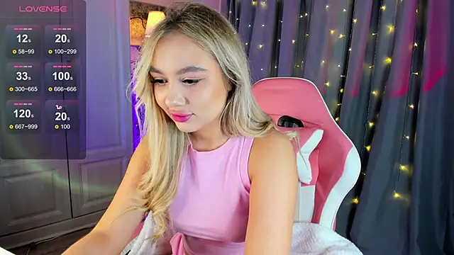 Snapshot of _Loneve__ chatting on March 6, 2025, 5:11 pm  Loneve   online show from March 6, 2025, 5:11 pm