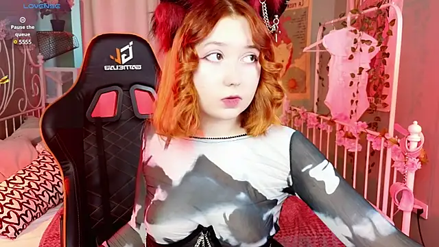 Snapshot of MizukiNoYoru chatting on March 9, 2025, 5:55 am MizukiNoYoru online show from March 9, 2025, 5:55 am