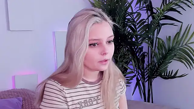 Snapshot of CLAIRE_VOGT chatting on March 10, 2025, 5:54 am CLAIRE VOGT online show from March 10, 2025, 5:54 am