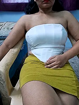 Snapshot of Jassi_Does chatting on February 21, 2025, 9:13 am Jassi Does online show from February 21, 2025, 9:13 am